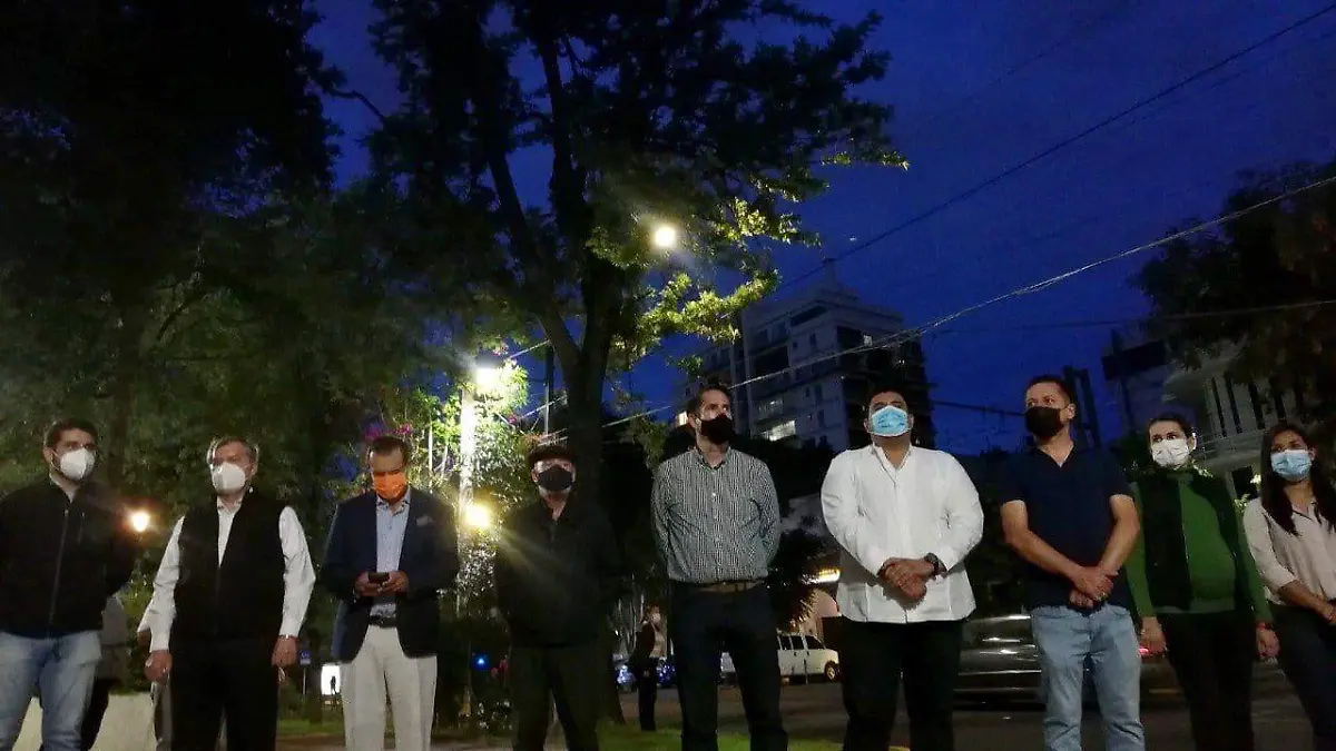 Supervisan iluminación peatonal en avenida Vallarta