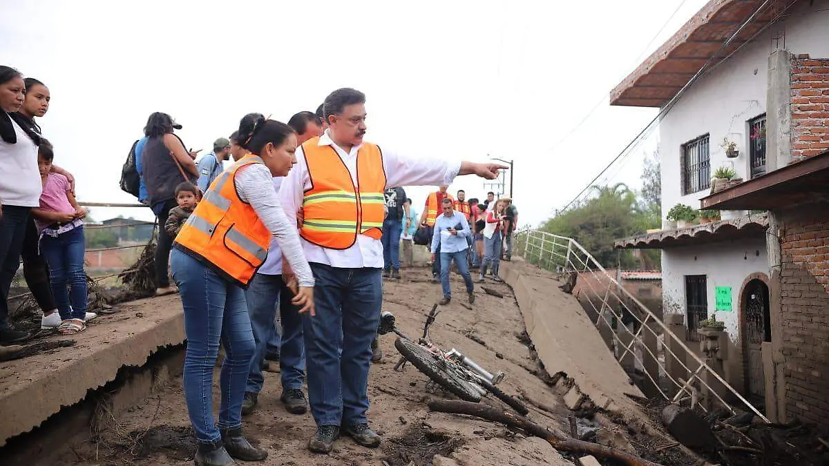 Carlos Lomelí Bolaños en San Gabriel