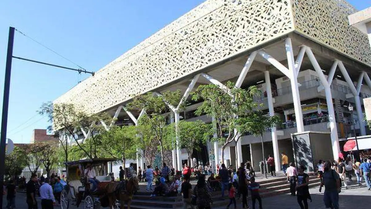 Mercado_ Corona_Francis