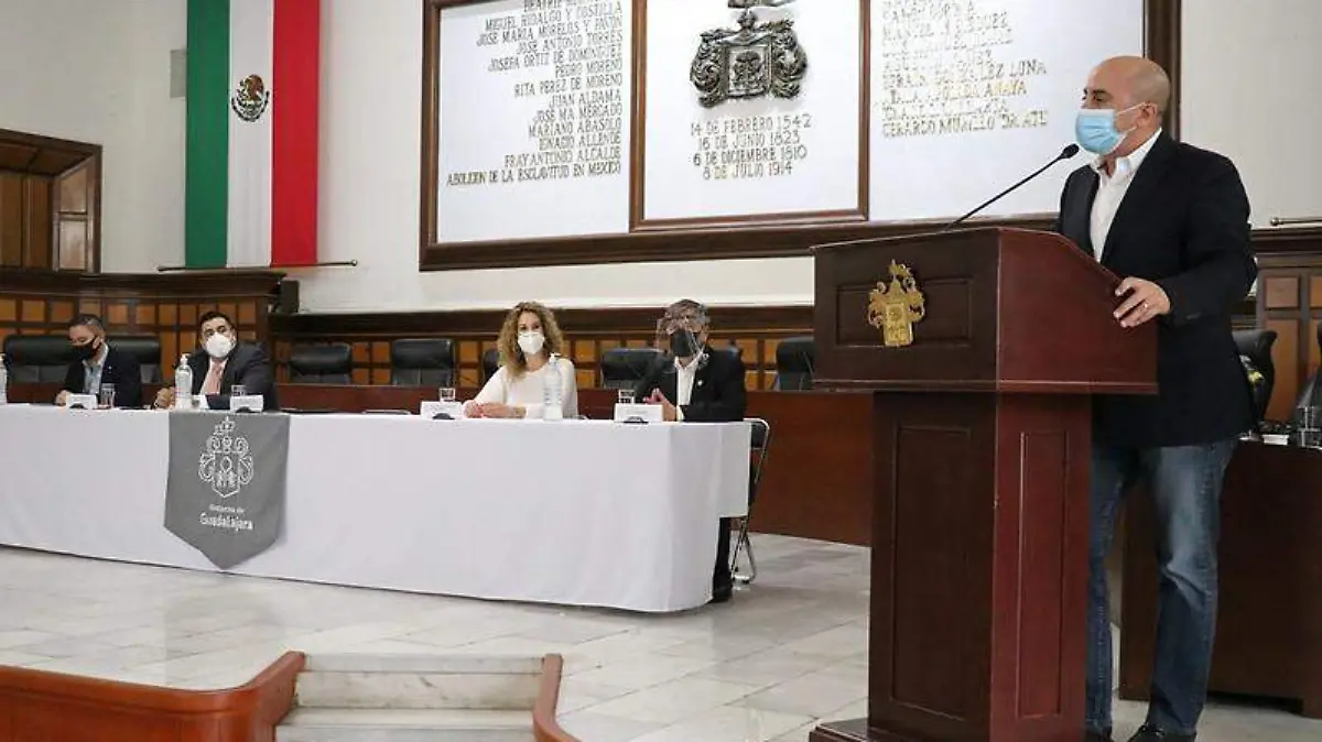 Ismael del Toro reconoce a policías tapatíos