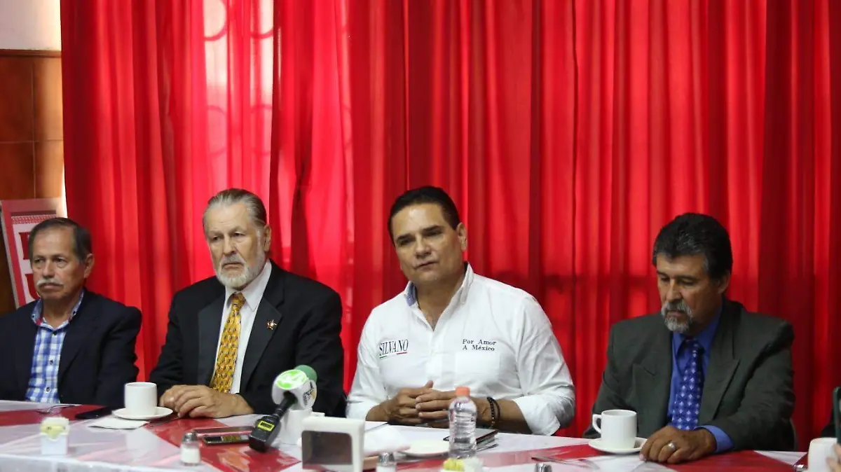 Silvano Aureoles en Guadalajara