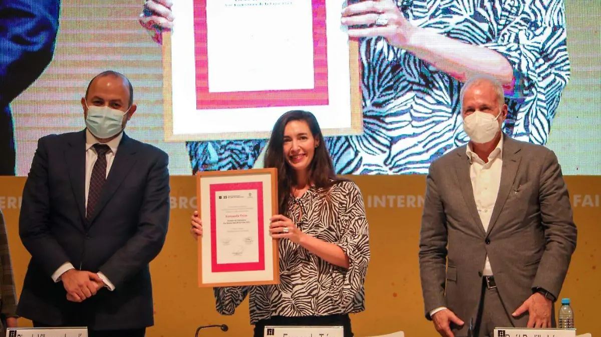 Premio a Fernanda Trías FIL 2021