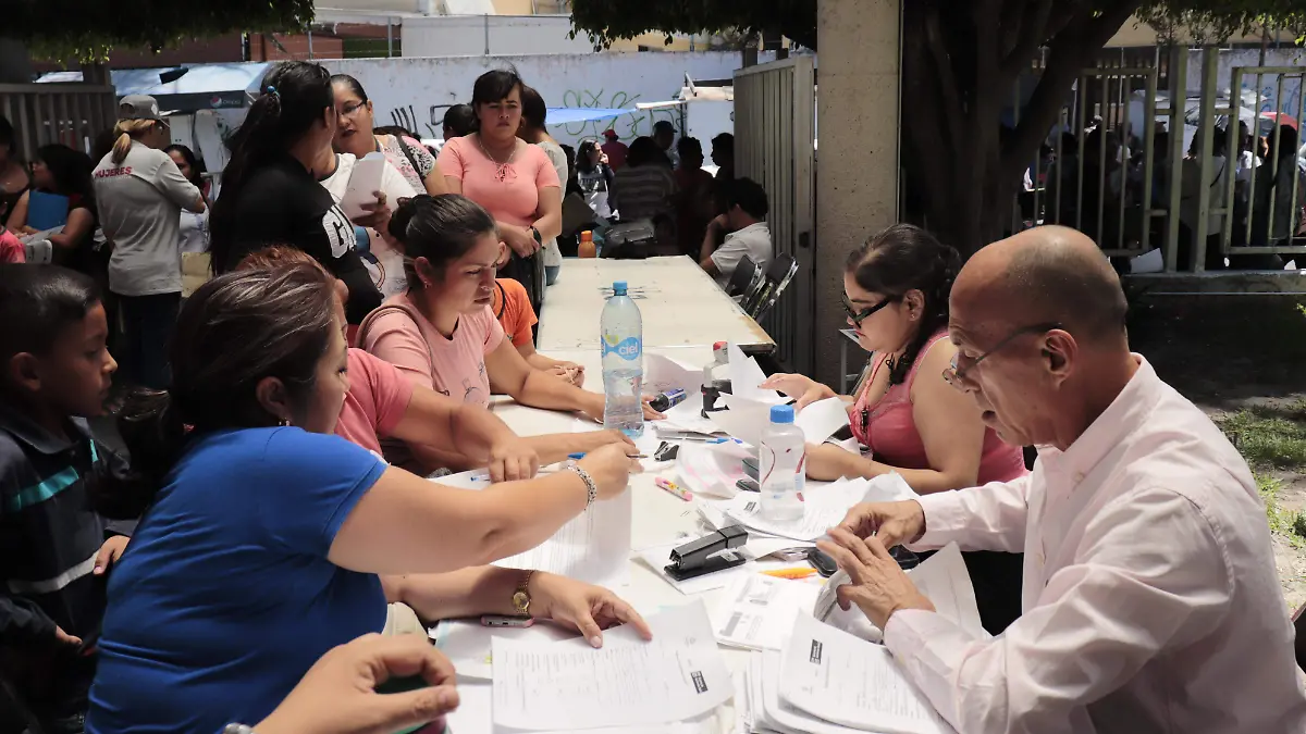 APOYOS A MUJERES JEFAS DE FAM (6)