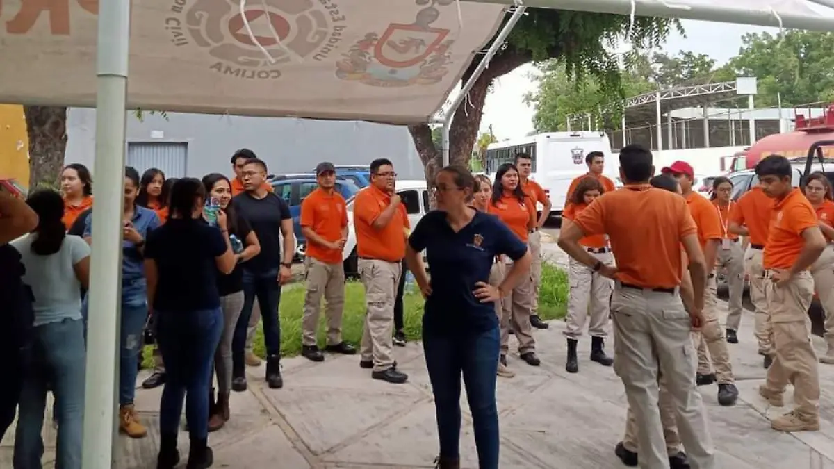 Alumnos UdeG Colima