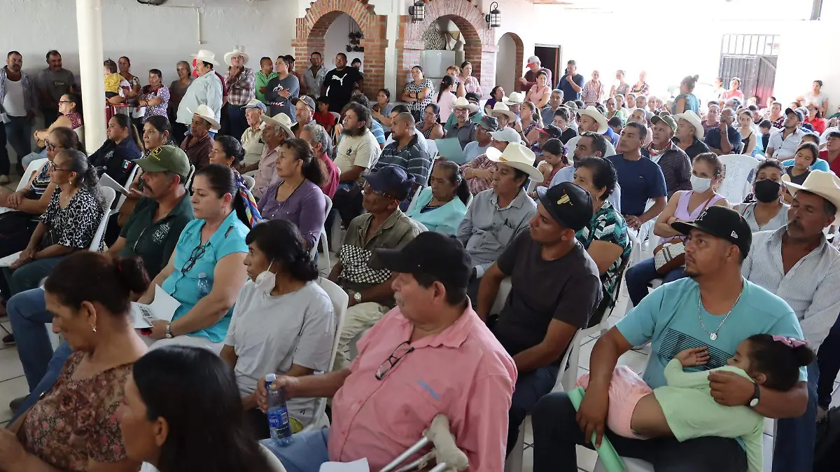 Apoyos por lluvia a familias
