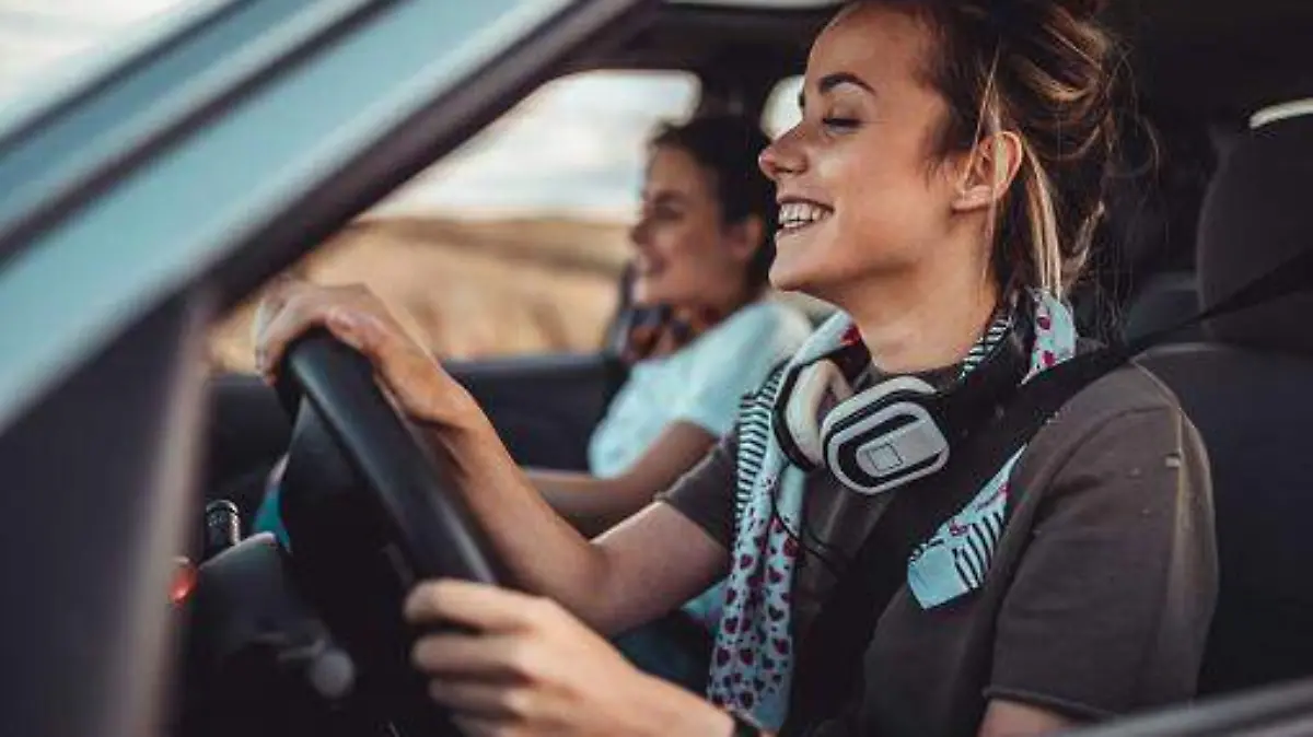 Mujer al volante