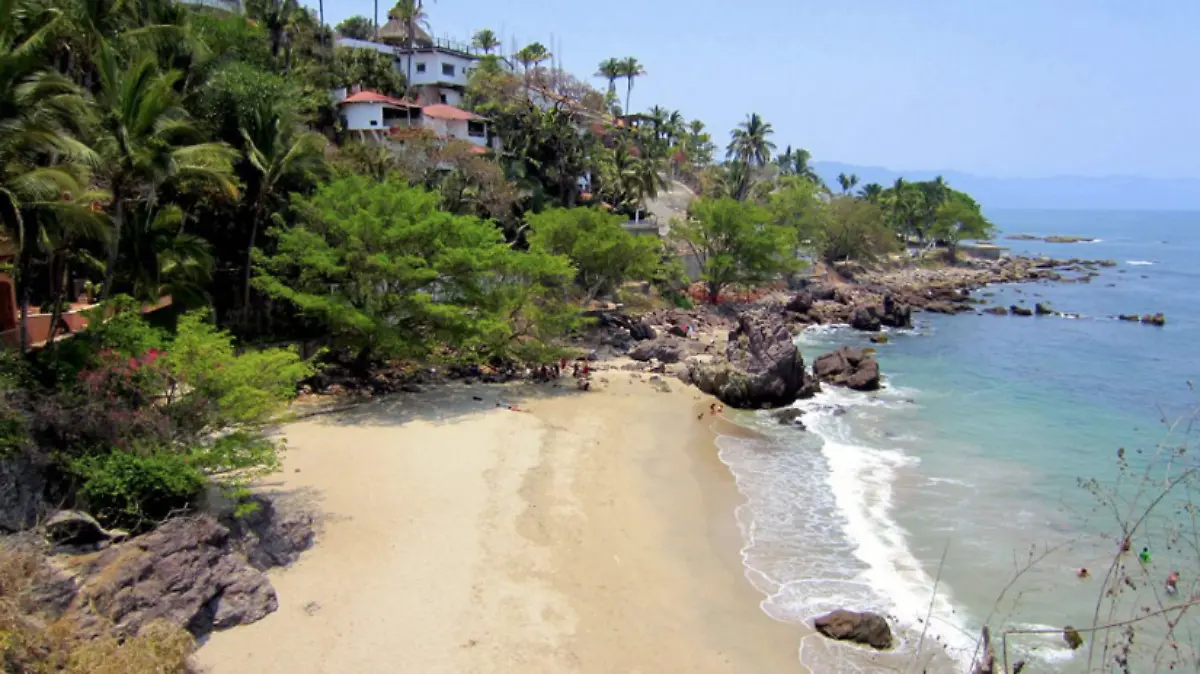 playa-los-muertos