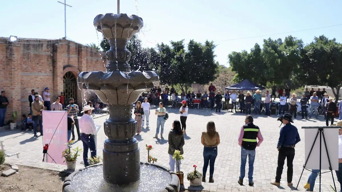 Línea de agua potable