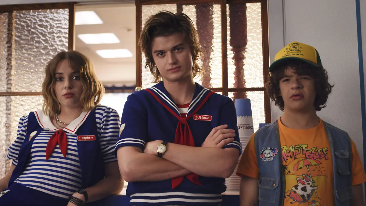 Stranger Things (3)