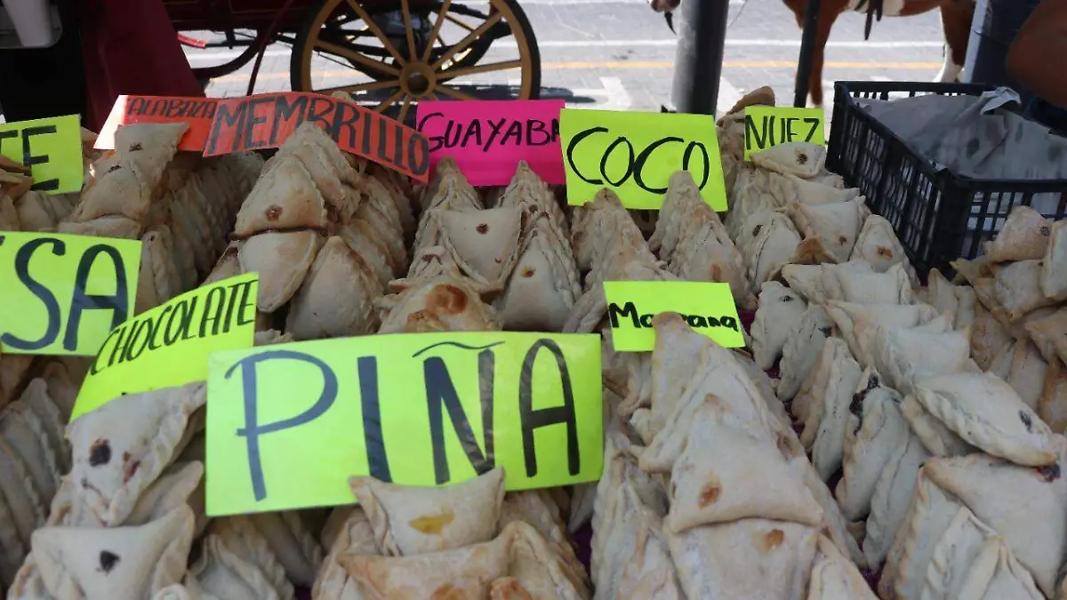 Tradicional venta de empanadas (3)