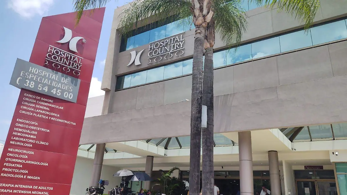 Hospital country 2000