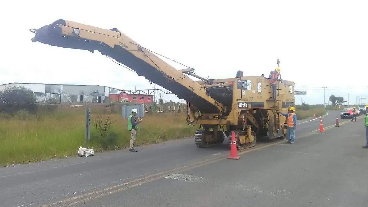 Reparación libramiento sur lagos 5
