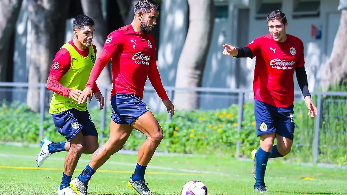 entrenamiento cHIVAS