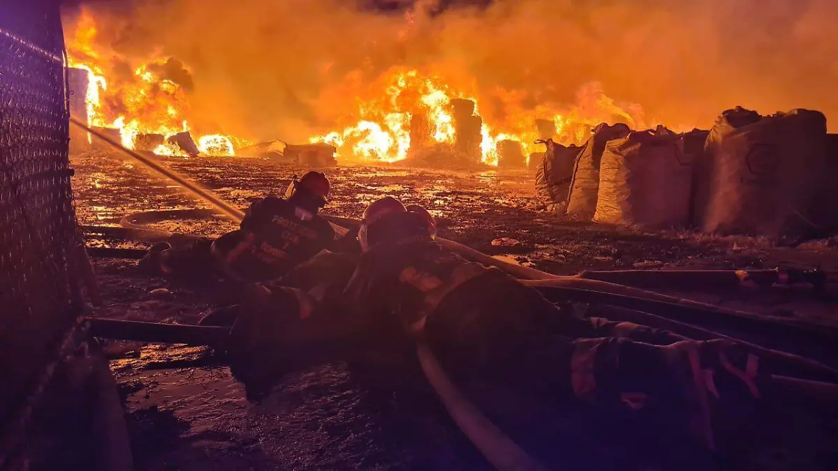 Incendio en recicladora