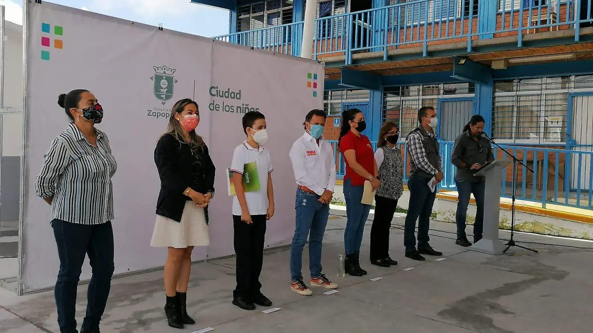 Escuela con Estrella