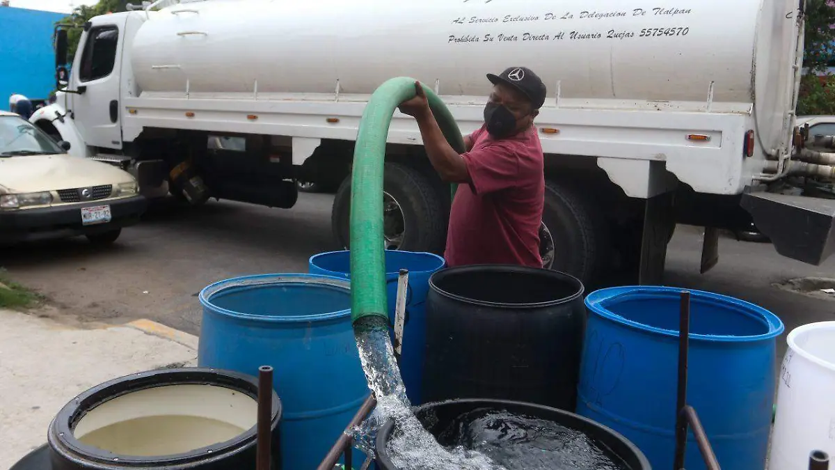 Molesto y costoso resulta quedarse sin agua
