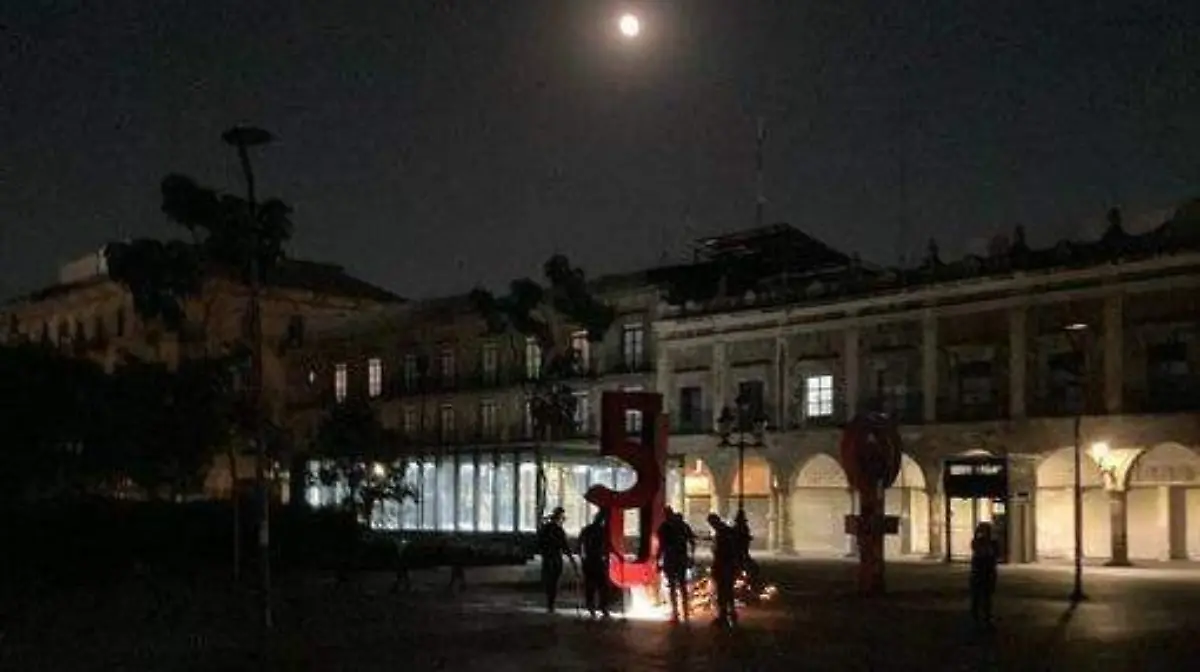 Lo levantan