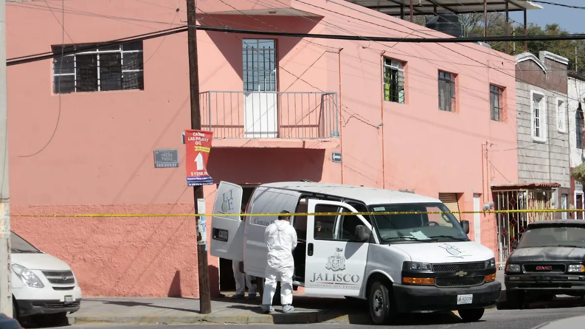 2 CADAVERES en casa habitación en la Col. Jardines de San Fco. (13)
