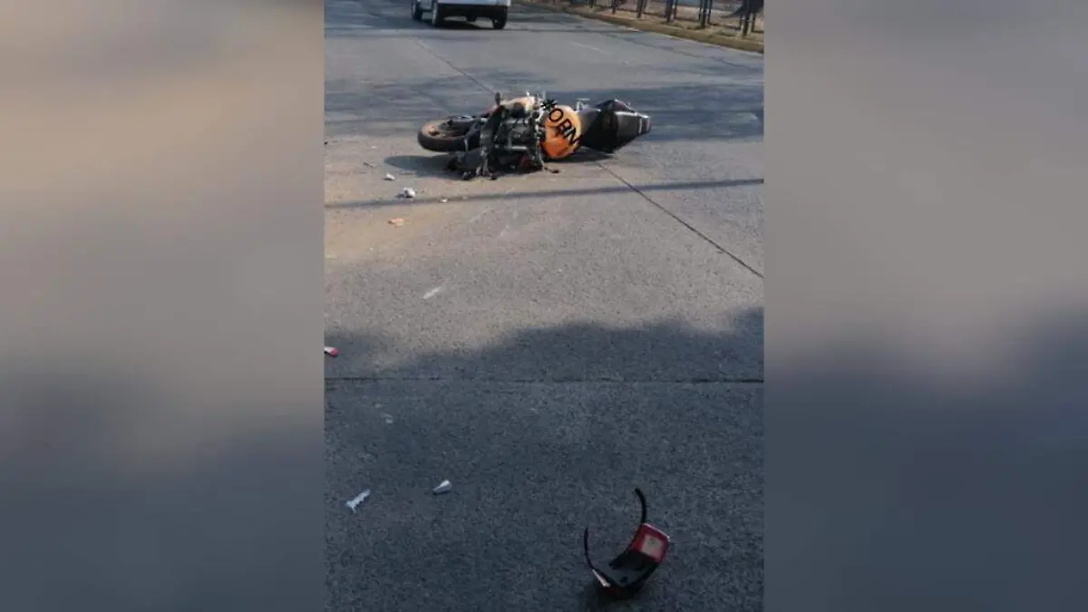 Hombre muere en accidente de moto