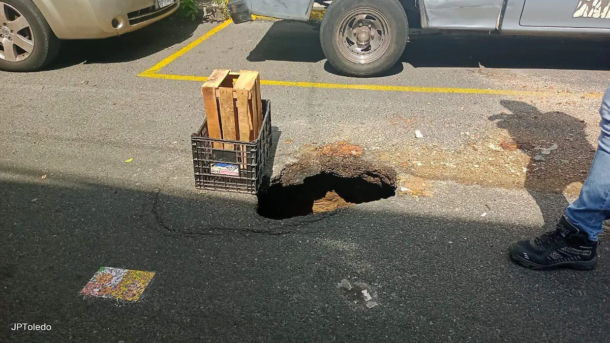 Socavón en Alcalde Barranquitas