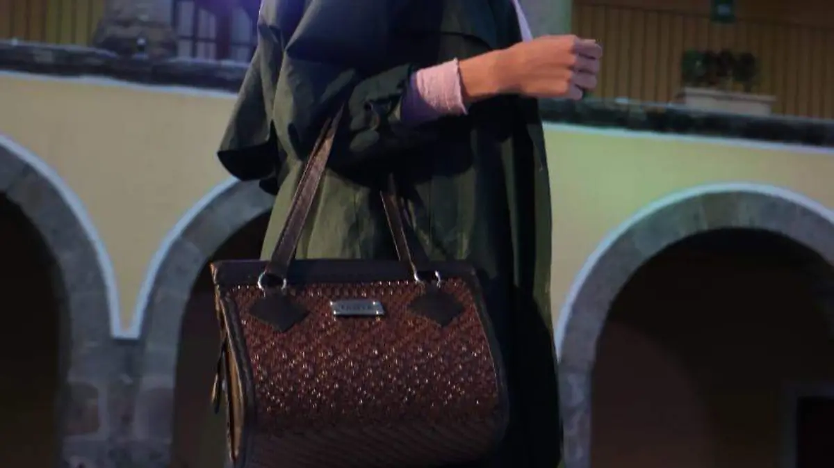 ef02ce6c-b283-451d-a950-32db3963442c