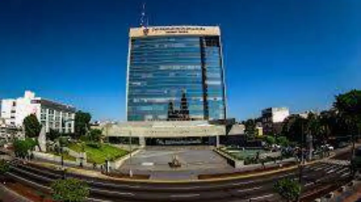 Edificio_udeg_descarga