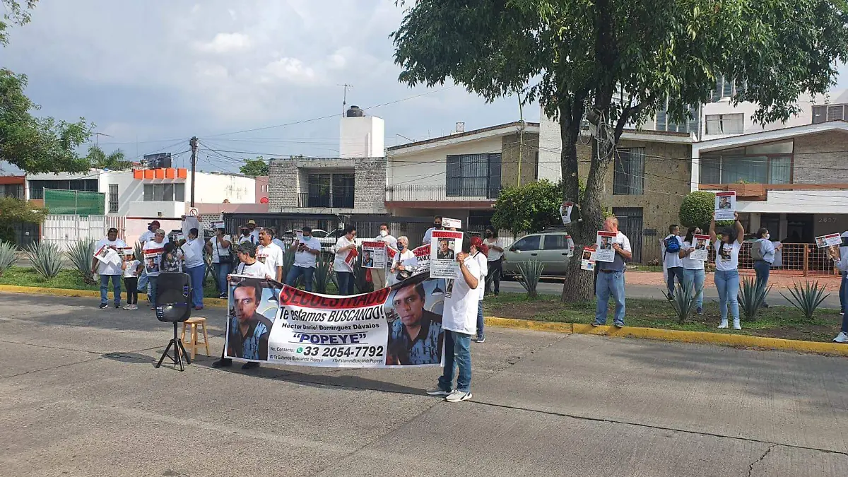 Familiares de Héctor Daniel Domínguez