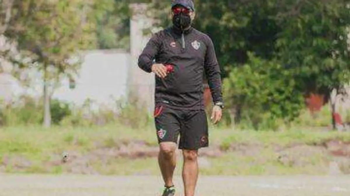 Atlas femenil