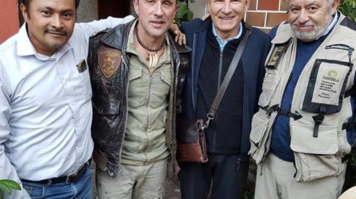 Konstantin Korotkov y Jaime Maussan