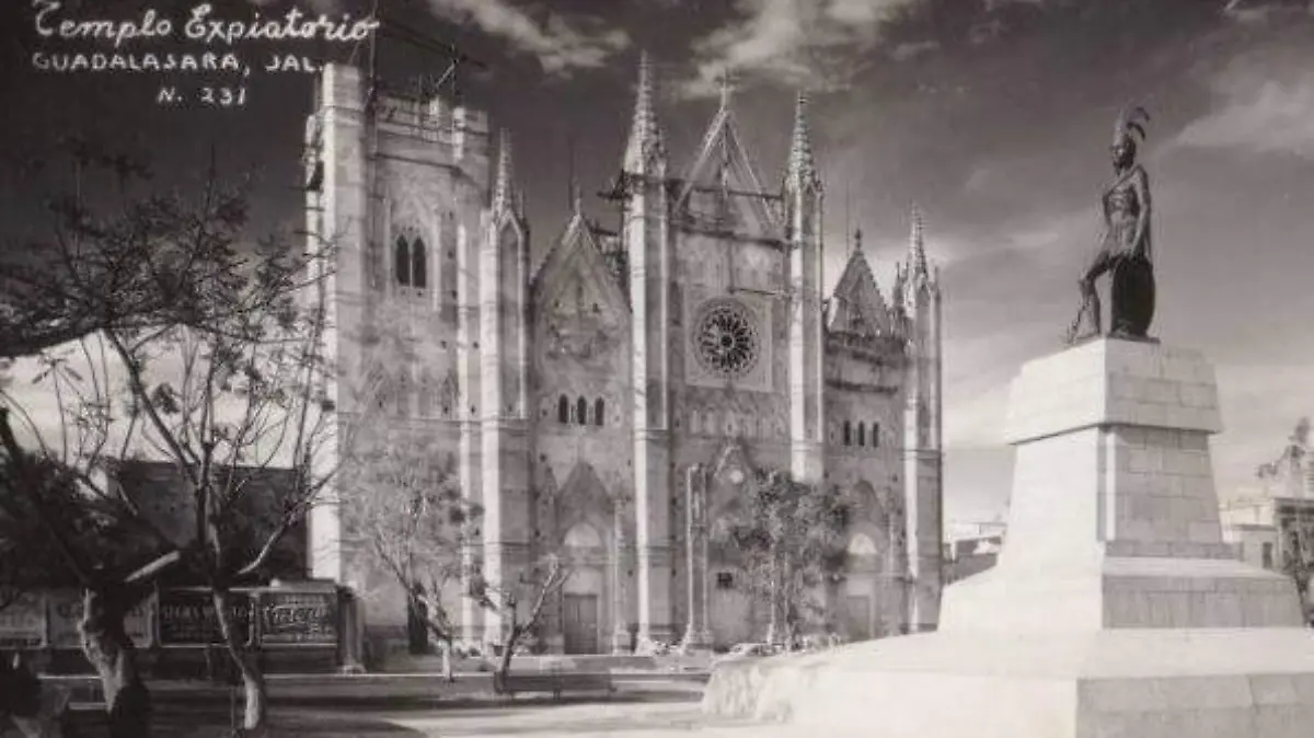 Foto antigua de Templo Expiatorio Foto. Gob de Guadalajara.jpg