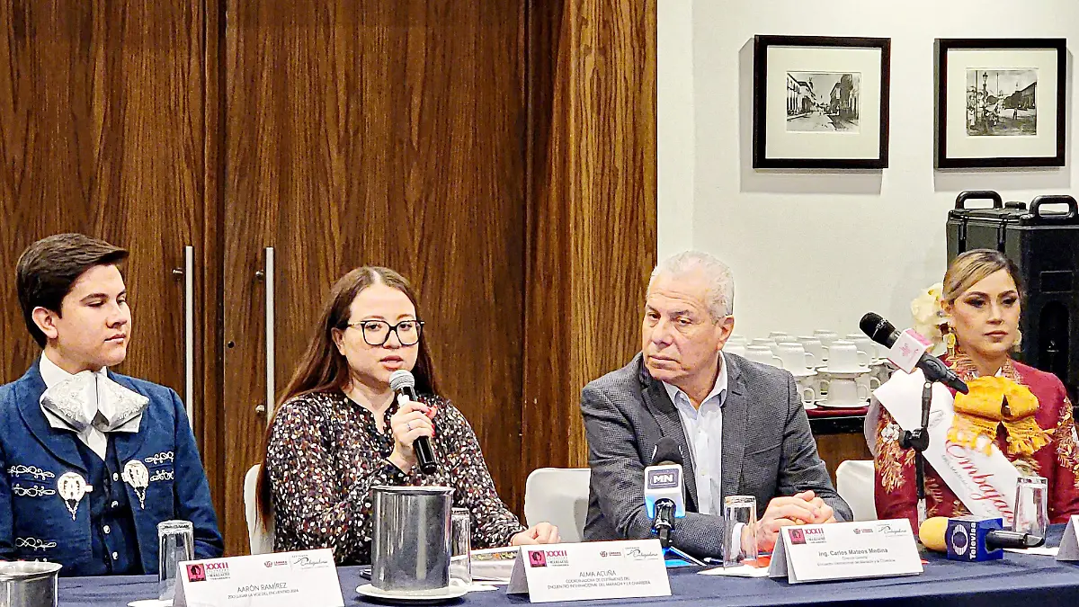 Cantar con Mariachi 2.jpg