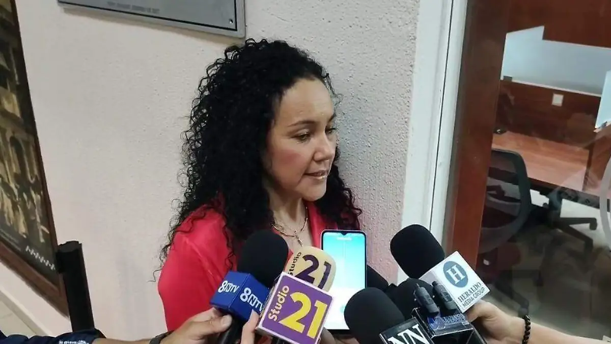 Crys Benítez (103)