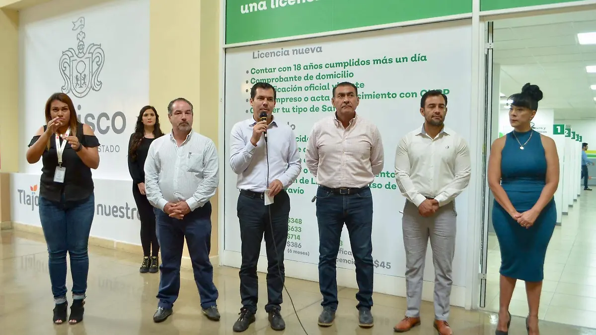 INAUGURAN MODULO DE LICENCIAS EN TLAJOMULCO (1)
