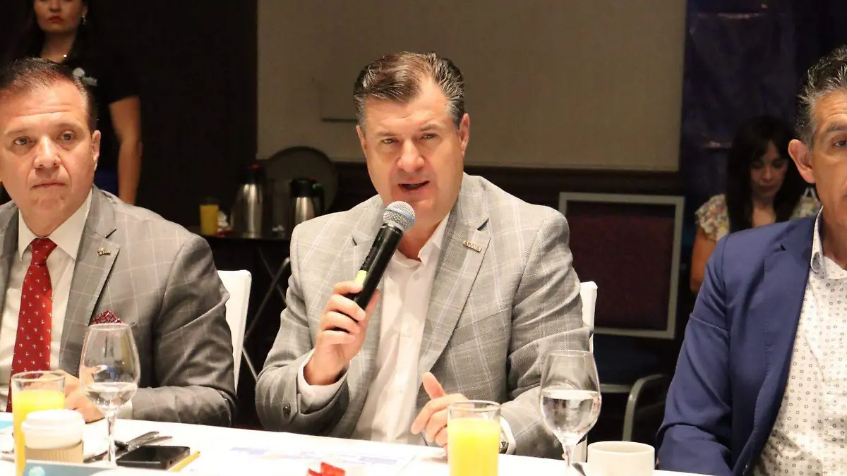 Rogelio Garza Garza,