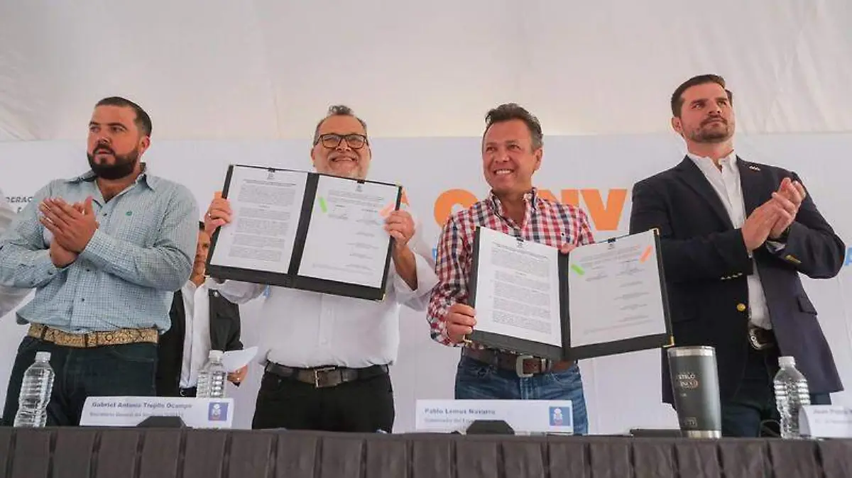Firma de convenio Gobierno de Jalisco y sindicato SUMATE