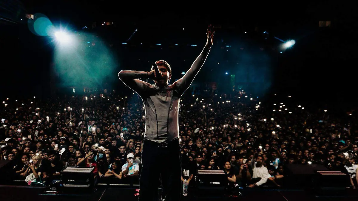 E-lhoy-enciende-el-Pepsi-Center