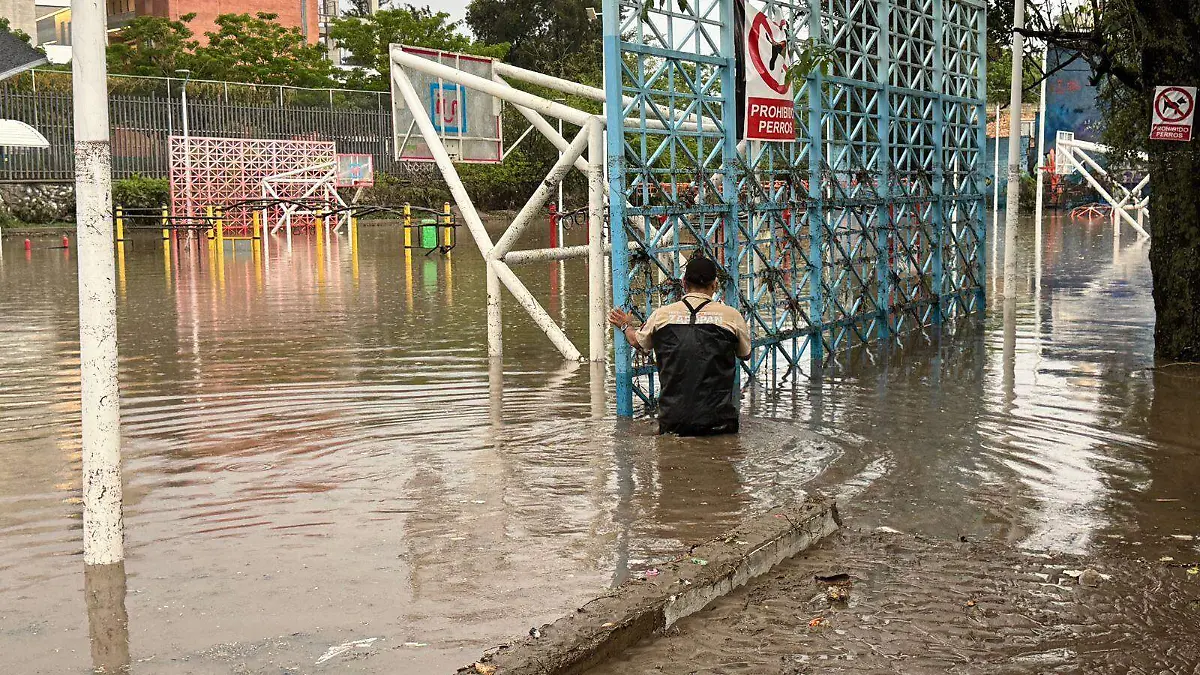 Desbordamiento de Arroyo Seco afecta El Mante