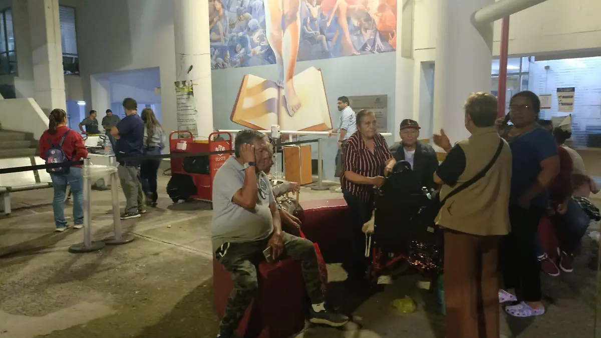 Familias hospital Valentín Gómez Farías