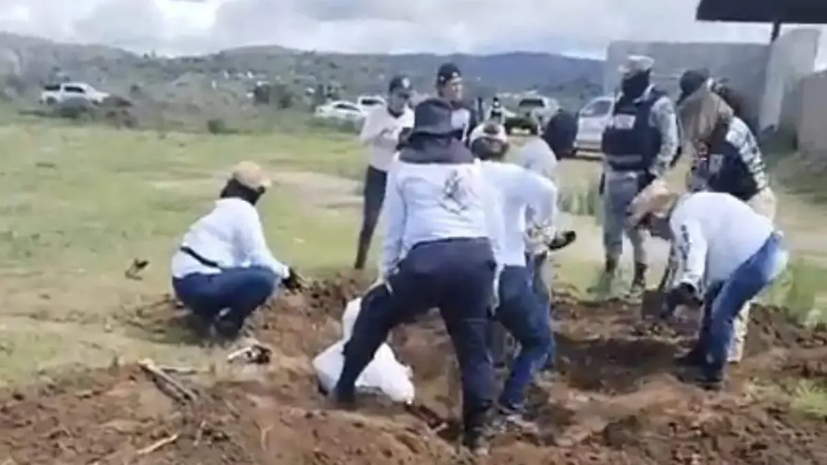 Colectivo Buscadores de Jaliso en fosa Las Agujas