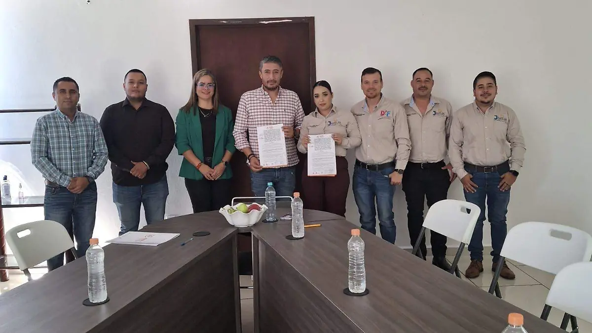IDEFT firma convenio con Jilotlán de los Dolores