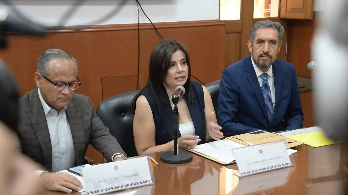 9 MEDICOS ESTETICOS