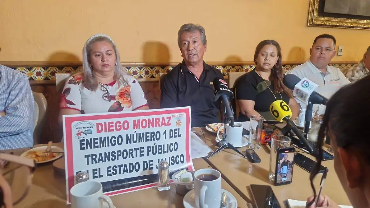 Trabajadores del Macrobús