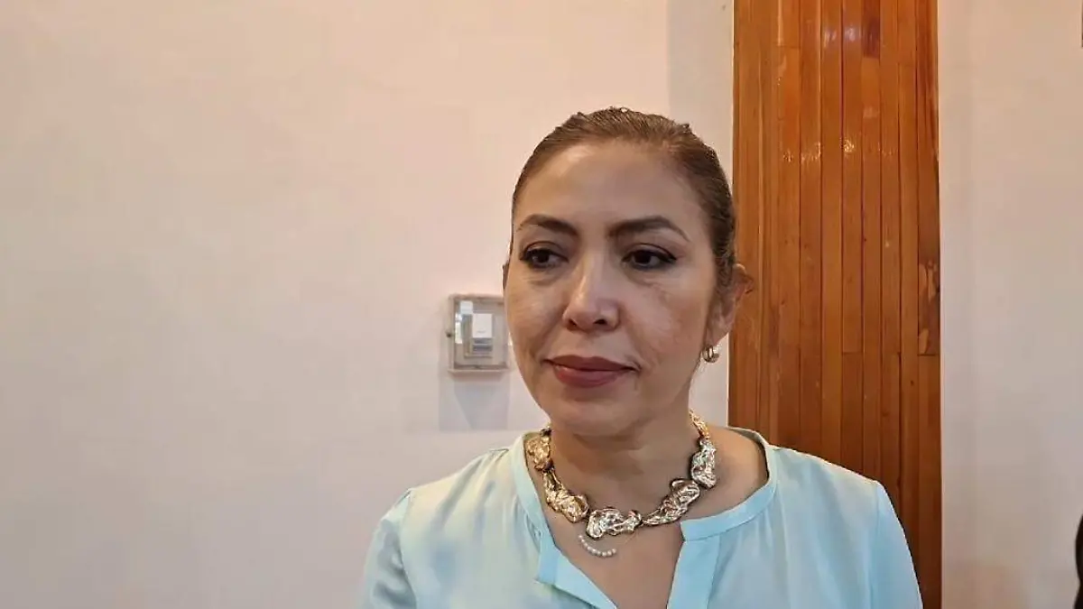 Crys Benítez (10)