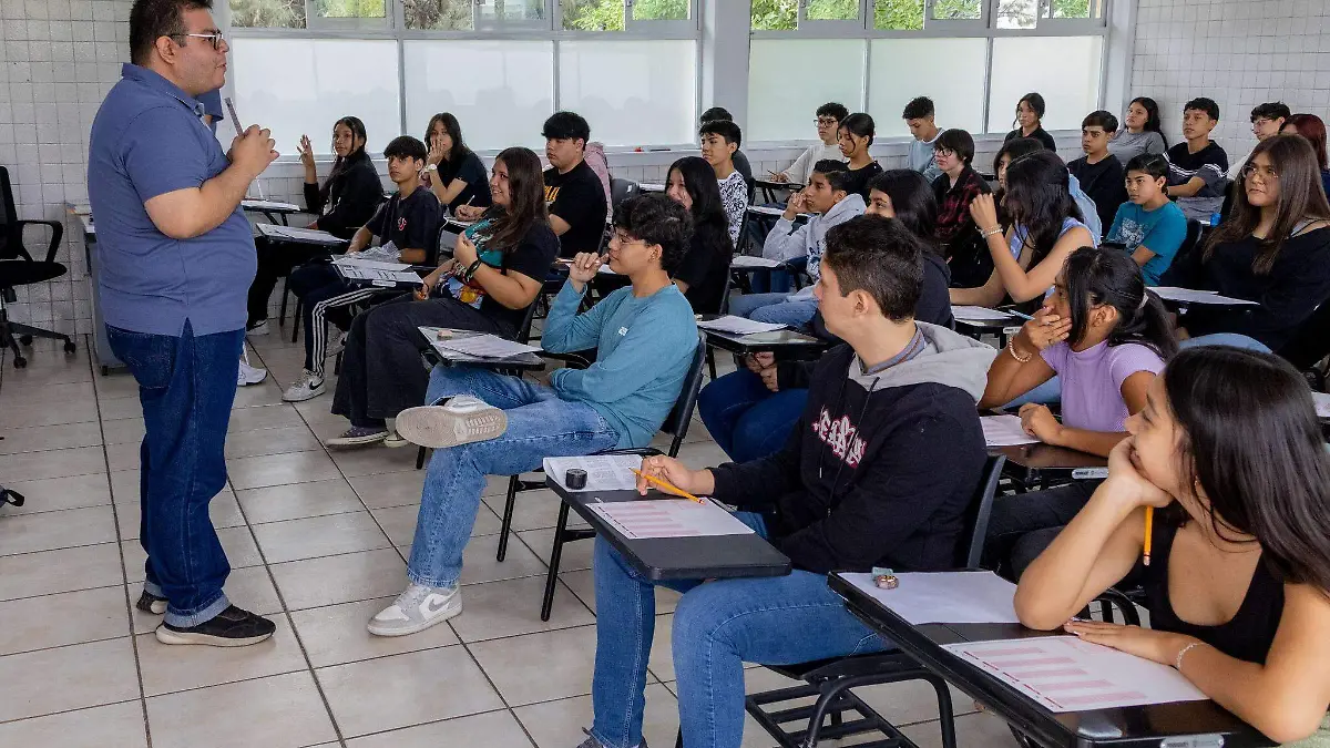 Alumnos Universidad de Guadalajara Facebook