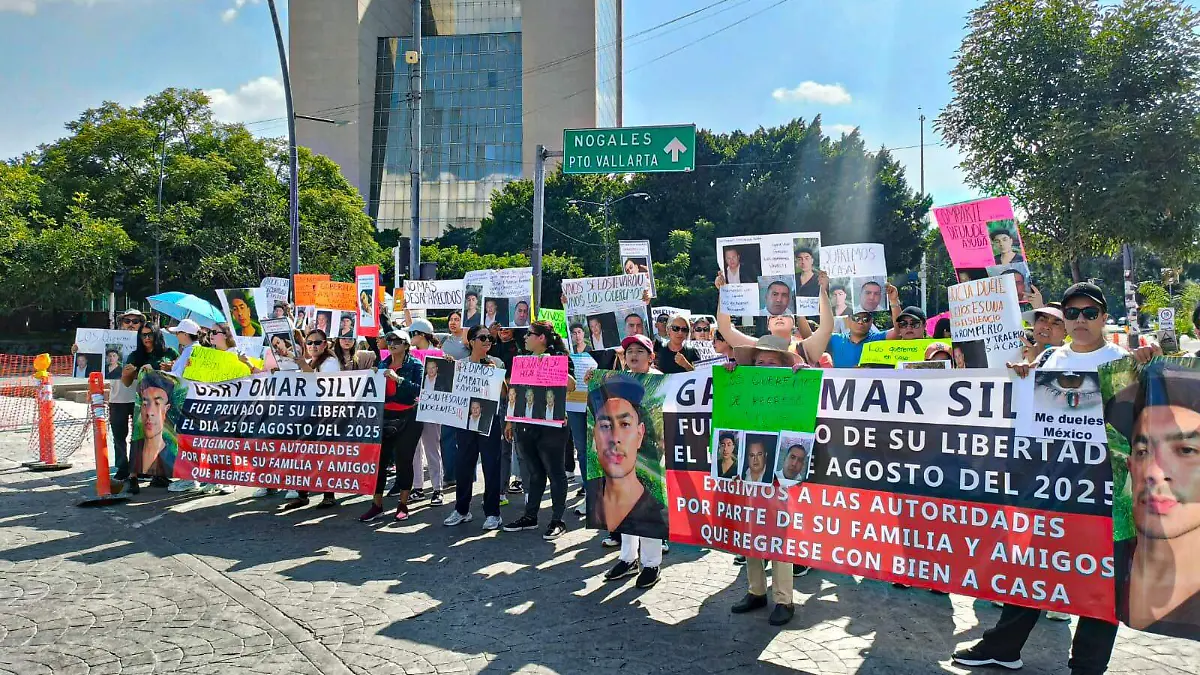 Manifestación familiares iunfluencer2