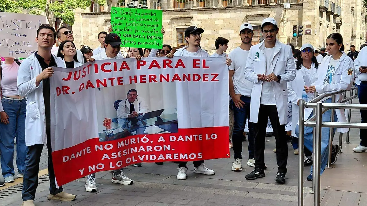 Manifestación dr Dante Hernández 