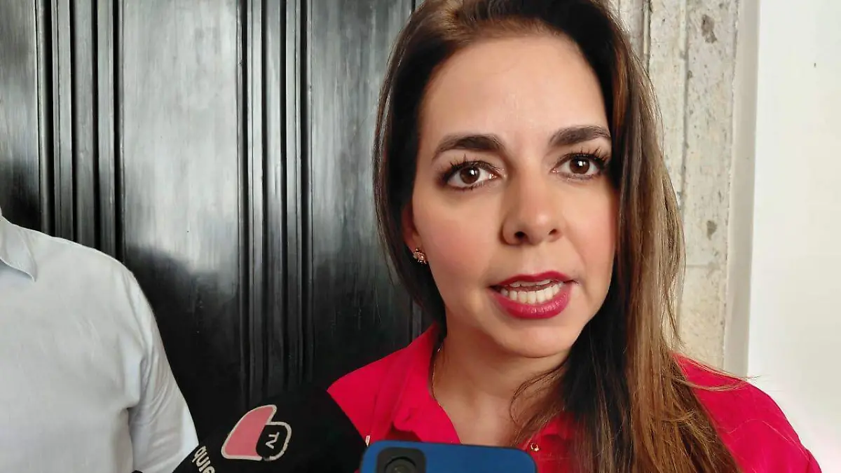 Laura Haro (2)