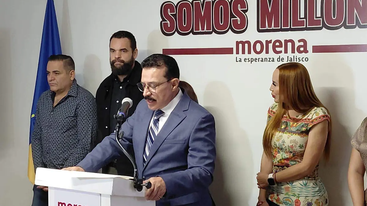 Carlos Lomelí (2)