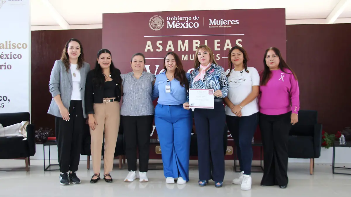 El Salto impulsa a las mujeres Foto El Salto