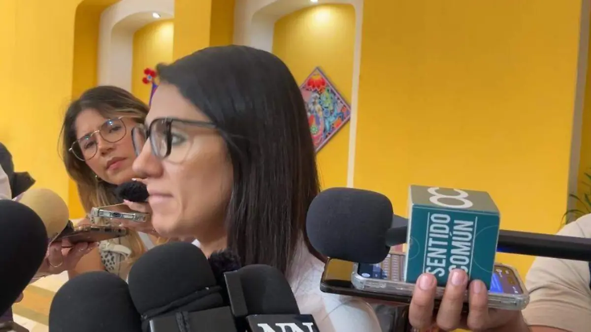 Crys Benítez (65)